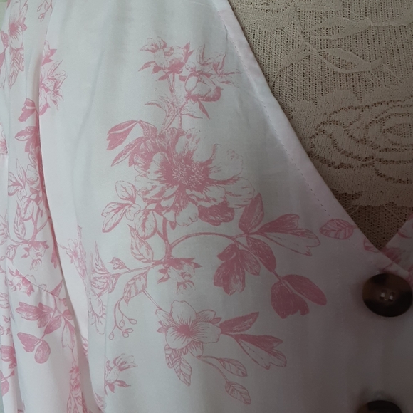 Polly & Ester Top. - Picture 6 of 10